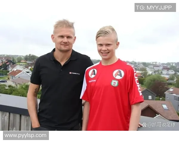 足球明星背后的故事足球明星父亲们的感人瞬间合集视频